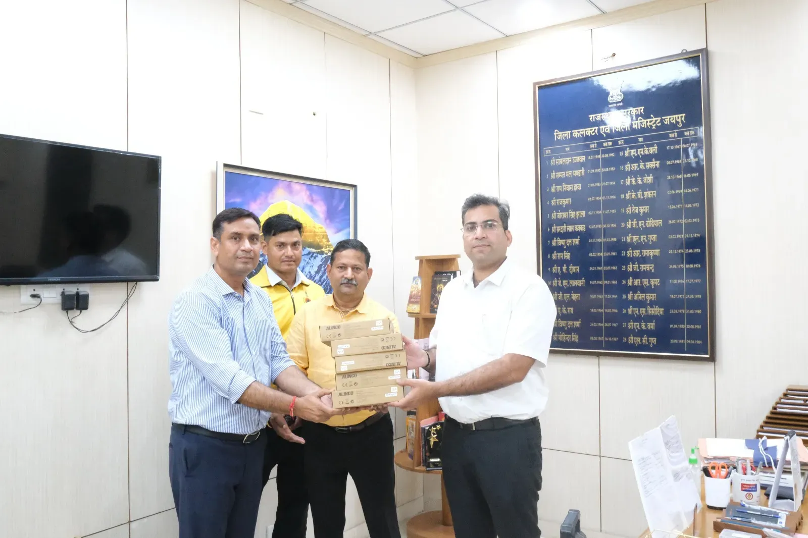 *नागरिक सुरक्षा को मिली मजबूतीः जिला कलक्टर ने प्रदान किए अत्याधुनिक बचाव उपकरण*