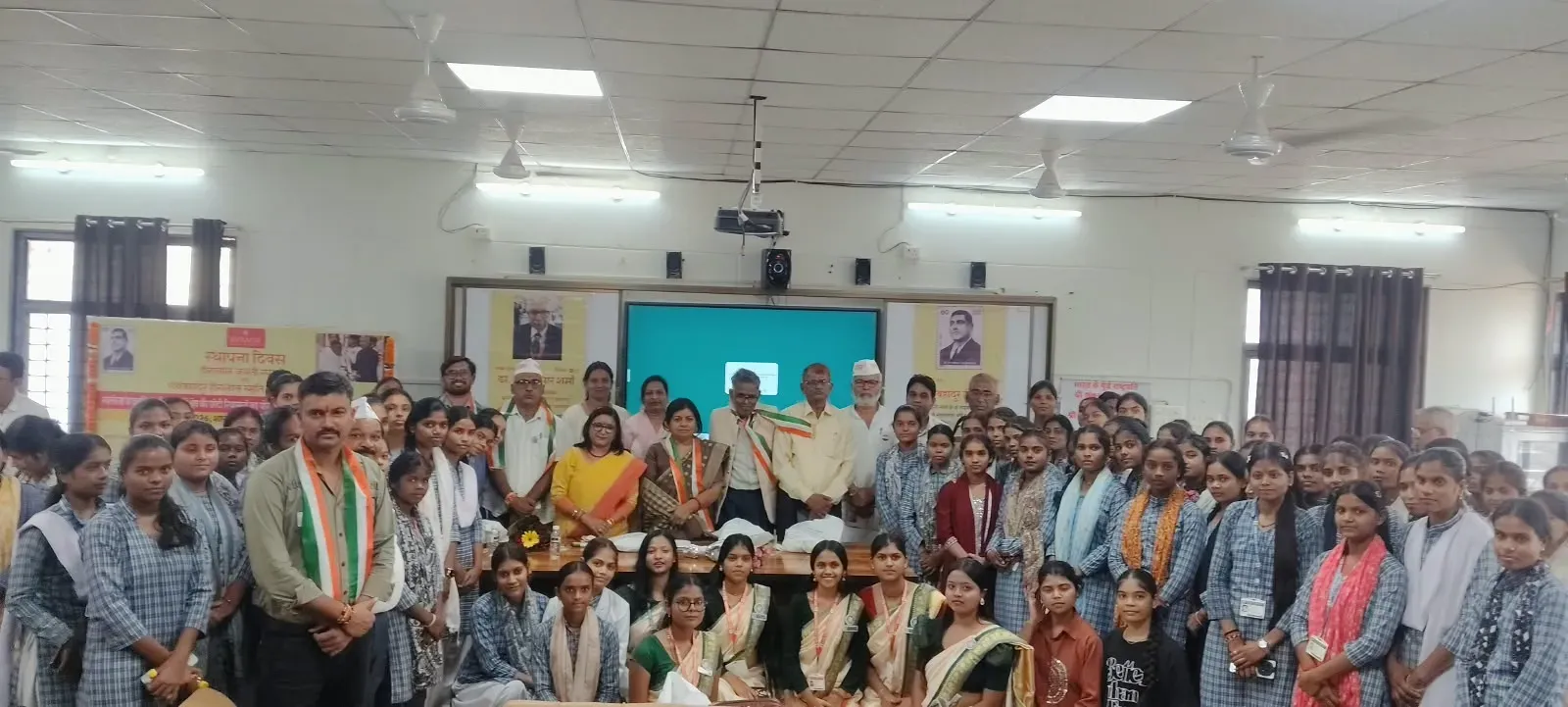 स्वतंत्रता संग्राम का इतिहास जानने से , राष्ट्र प्रेम की भावना का संचार होता है । ' हीरालाल जयंती पर पद्मश्री बाबूलाल दाहिया का उद्बोधन ।
