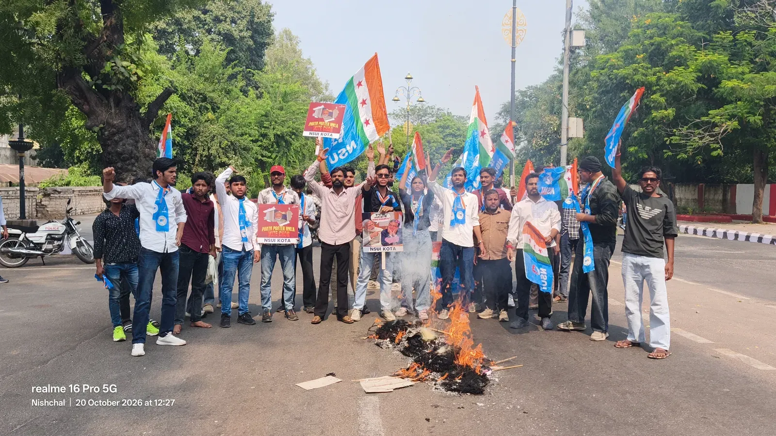 कोटा में वोट चोरी के विरोध में NSUI का प्रदर्शन, मोदी सरकार के पुतले का दहन