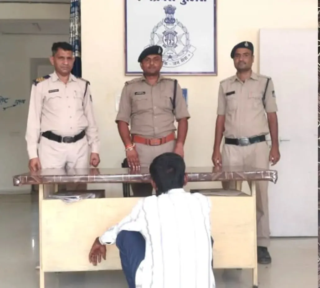 थाना करहिया पुलिस की बदमाश के खिलाफ कार्यवाही